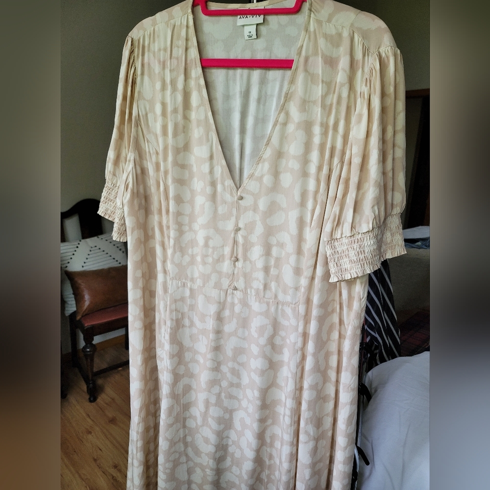 Ava & Viv Midi dress. Pale Blush and Cream. Size 1XL.
